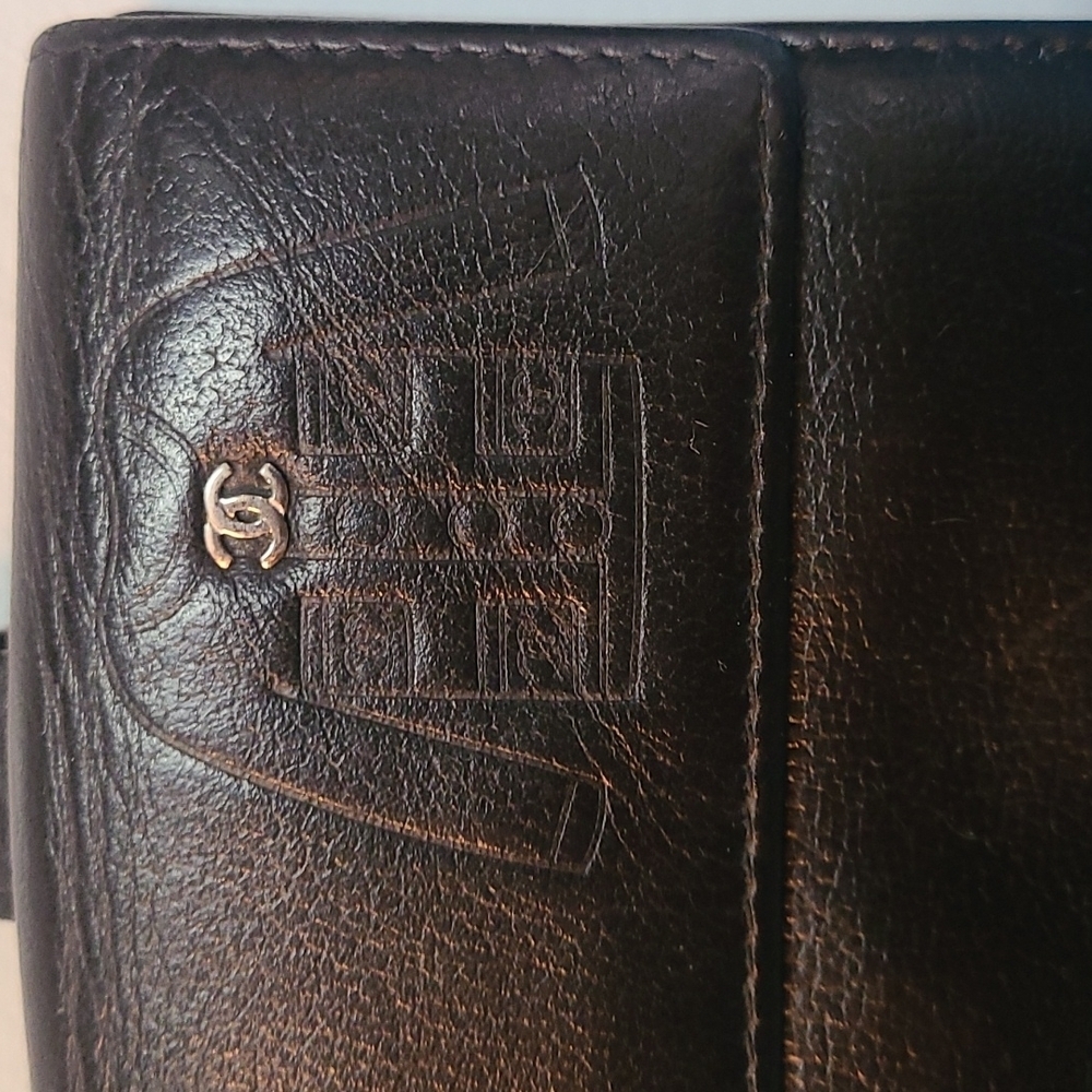 Chanel Sweater Embossed Compact Wallet - Picture 2 of 16